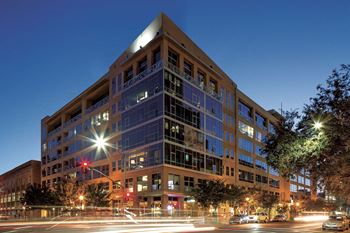 800J lofts building exterior